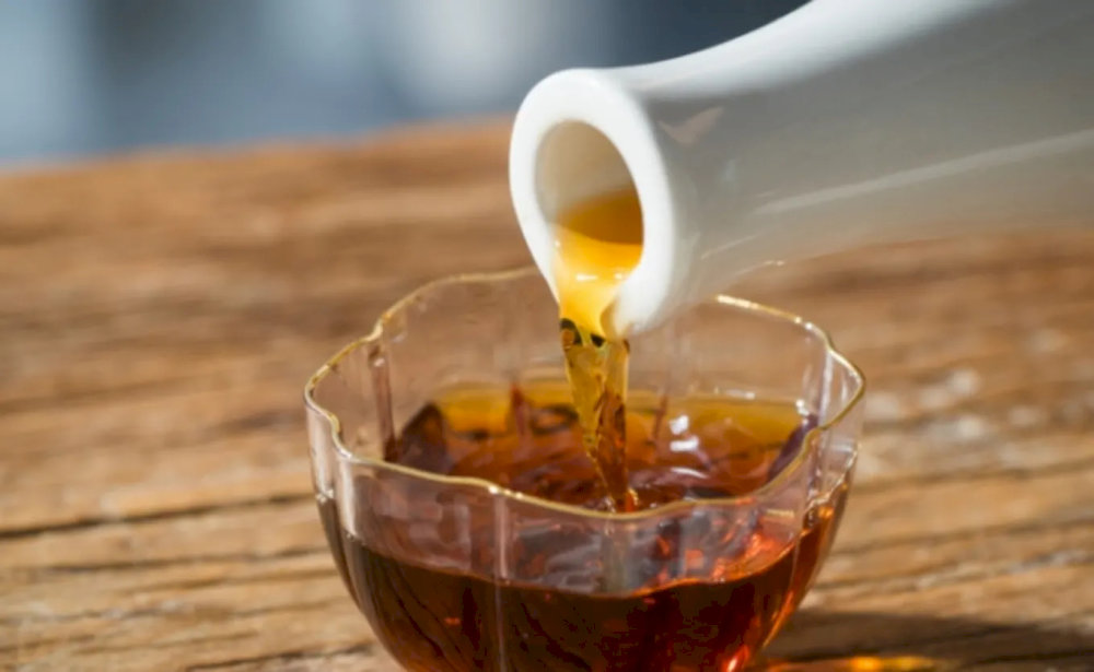 Rượu nếp ngâm Hoành Bồ nổi tiếng với hương vị ngọt, thơm